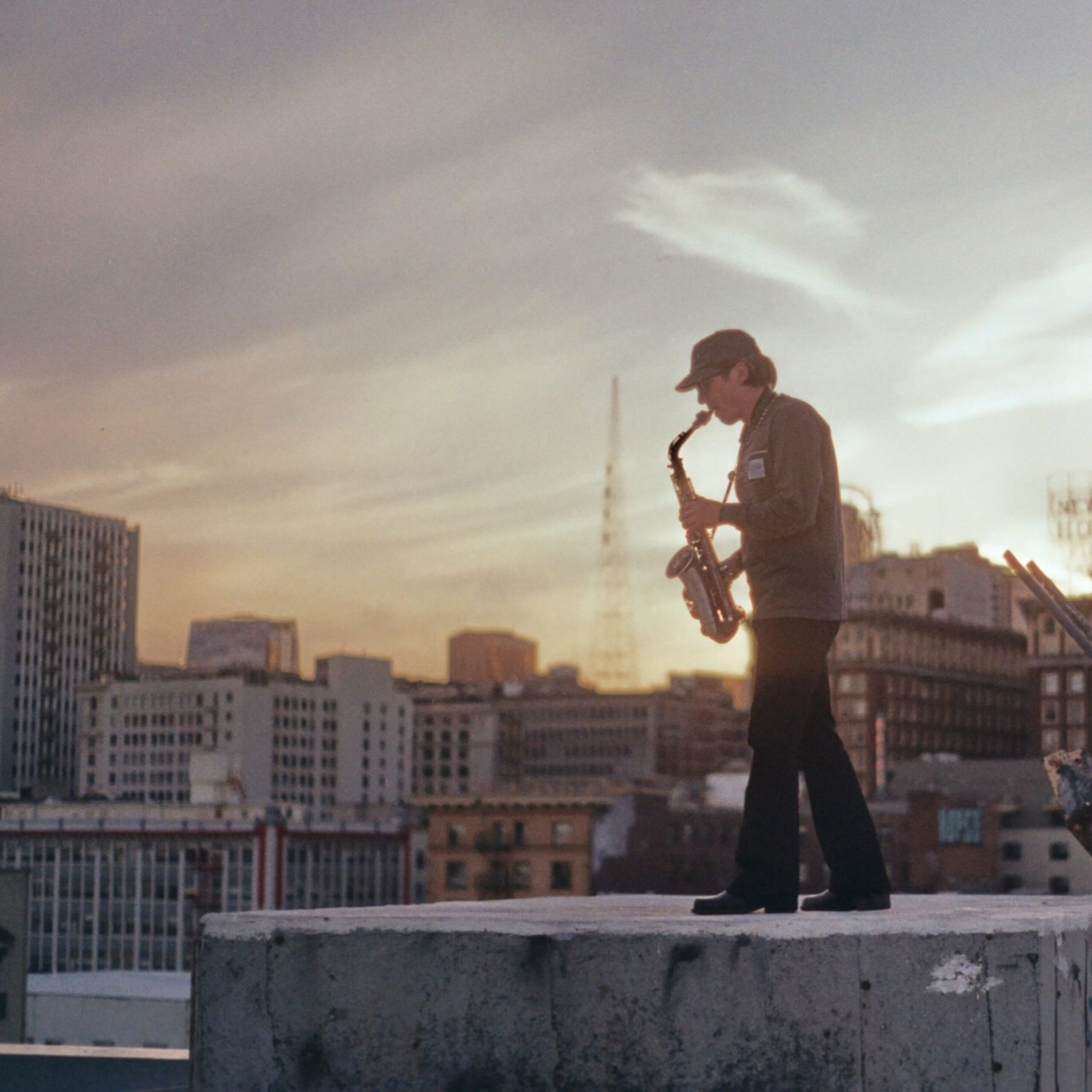 GiantSteps - Ferdi sort « low tide « en featuring avec Prince Lao